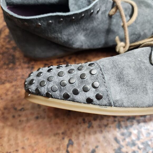 Blackstone FL58 Gray Suede Studded Chukka Boot - Picture 9 of 16